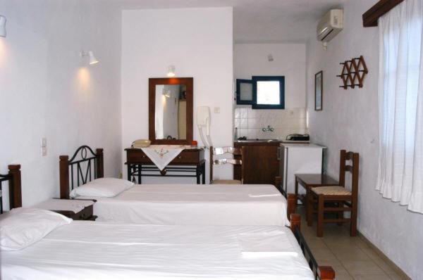Windmill Villas Artemonas Room photo