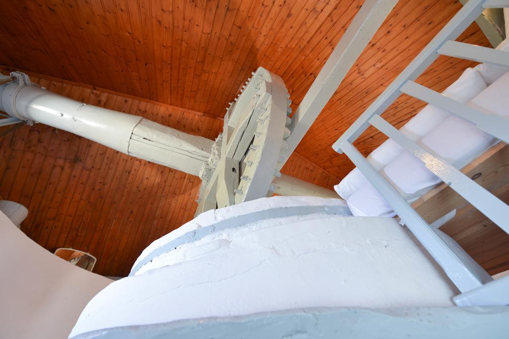 Windmill Villas Artemonas Exterior photo